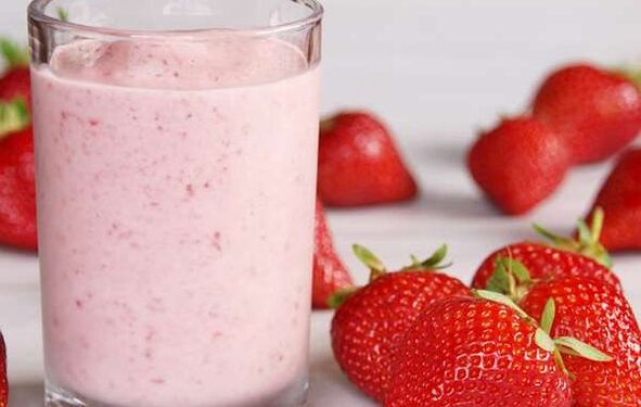 smoothie with strawberries for slimming