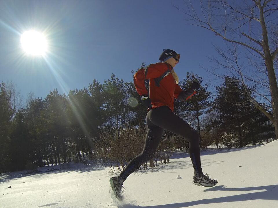 Exercising in the cold can provoke a cold, so you should wear thermal underwear