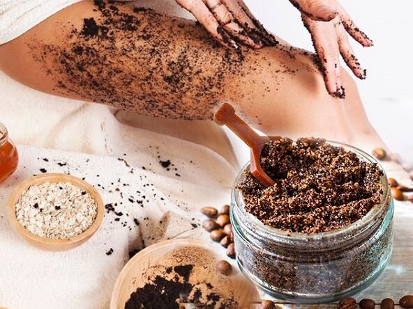Scrub with coffee that saves from cellulite and fat deposits